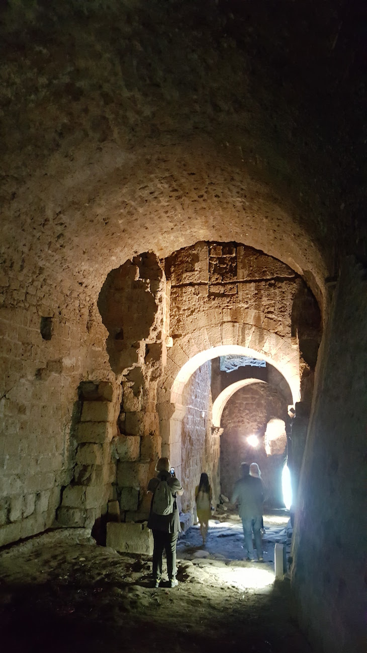 Túnel para saída nas traseiras do Castelo Borgia - Nepi - Itália © Viaje Comigo