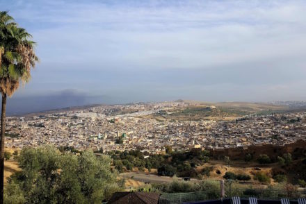 Vista do Hôtel Les Mérinides, sobre a medina de Fez - Marrocos © Viaje Comigo