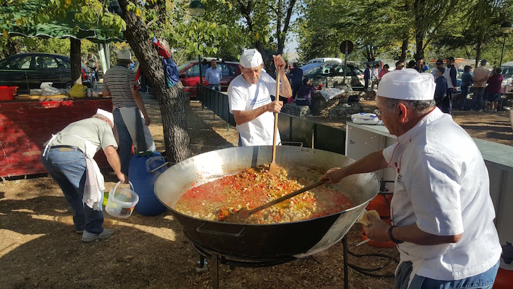 Arroz para a festa da Virgen de la Sierra - Cabra © Viaje Comigo