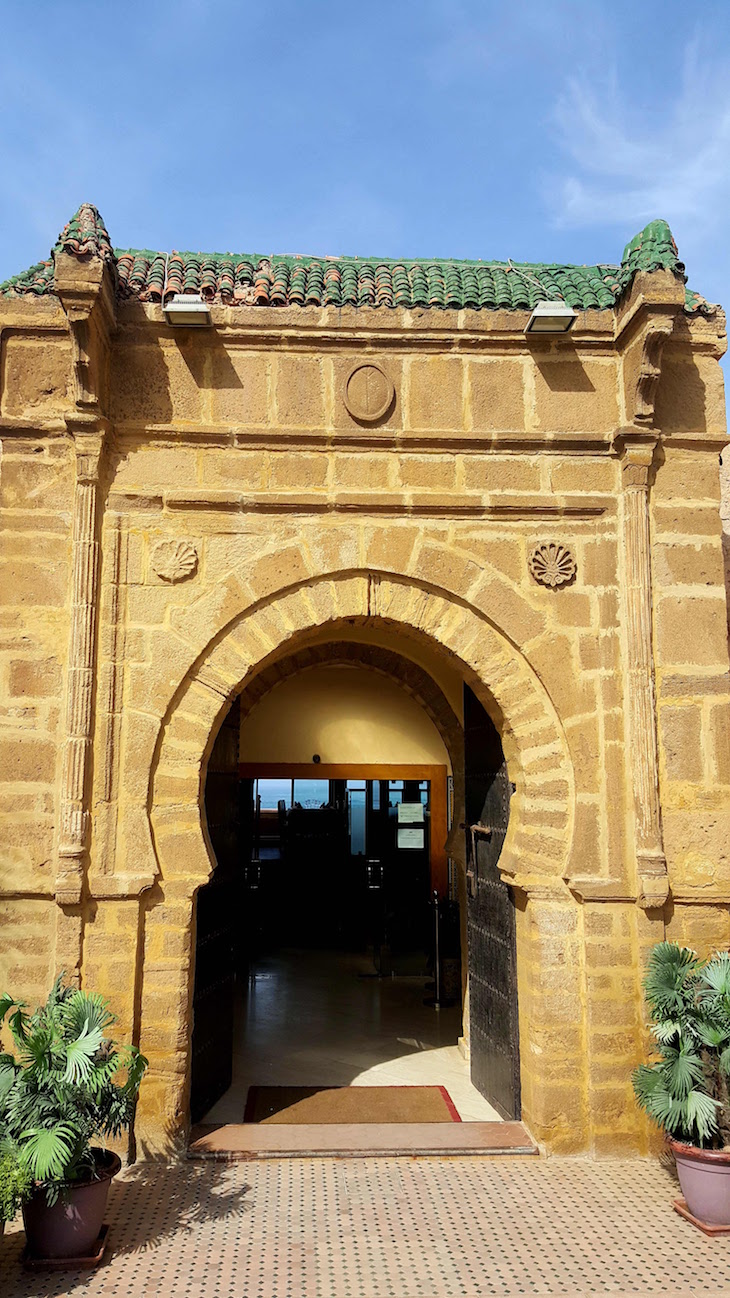 Entrada do Restaurante Borj Eddar, Rabat, Marrocos © Viaje Comigo