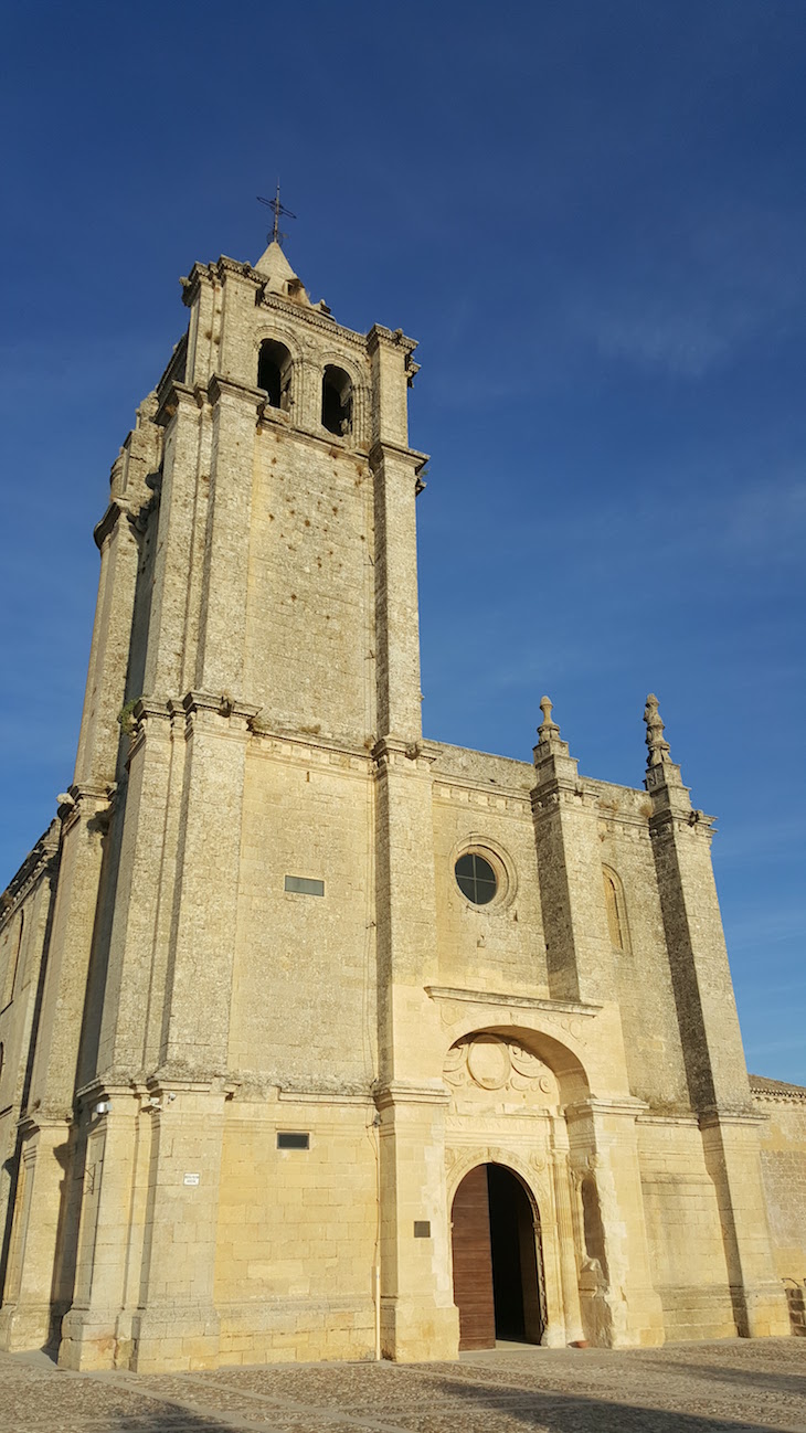 Igreja da Fortaleza de la Mota para Alcalá la Real - Espanha © Viaje Comigo