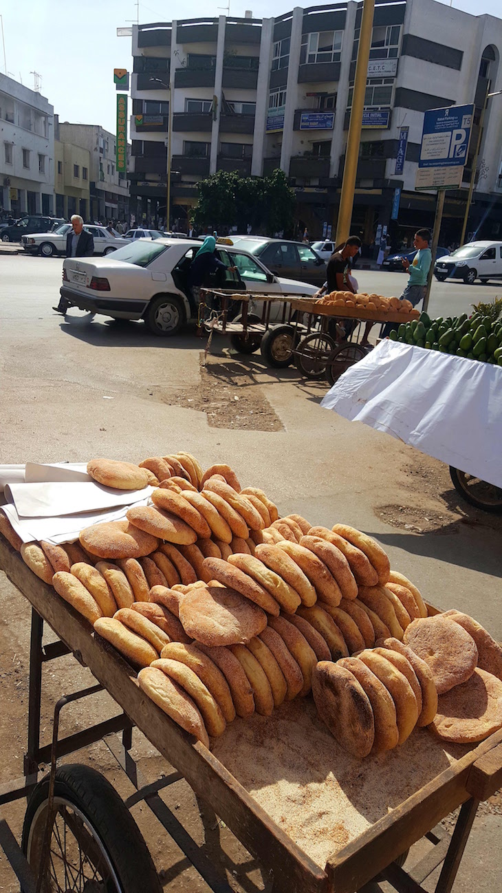 Venda de pão, Rabat, Marrocos © Viaje Comigo