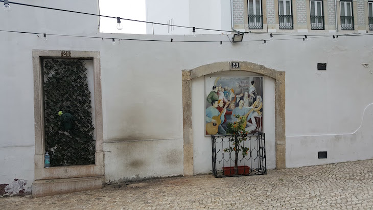 Em Alfama - Lisboa © Viaje Comigo