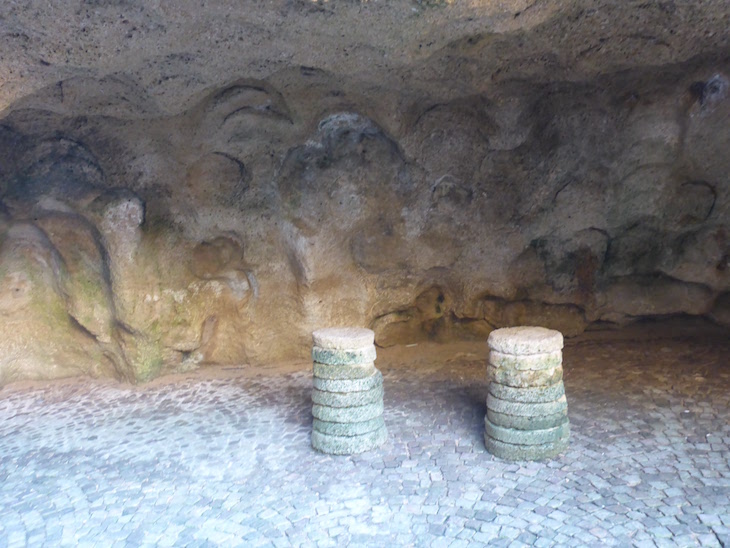 Mós nas Grutas de Hércules, Tânger, Marrocos © Viaje Comigo