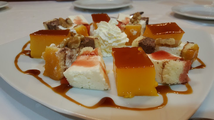 Sobremesas no restaurante do Hotel Santo Domingo - Lucena - Andaluzia - Espanha © Viaje Comigo