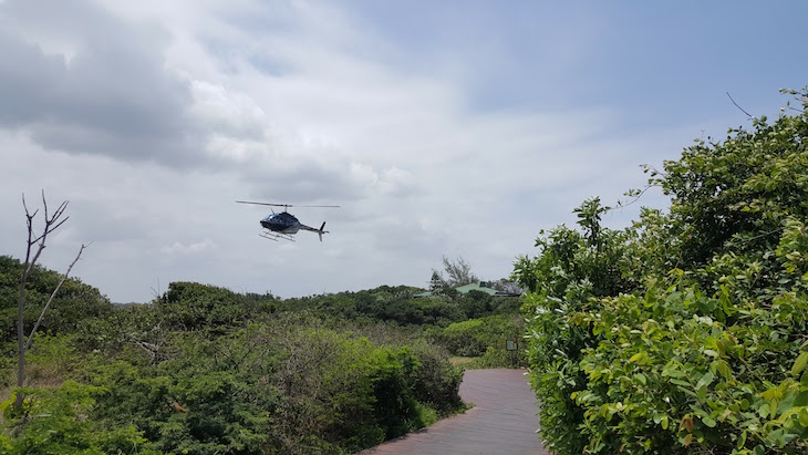 Helicóptero no White Pearl - Ponta Mamoli - Moçambique © Viaje Comigo
