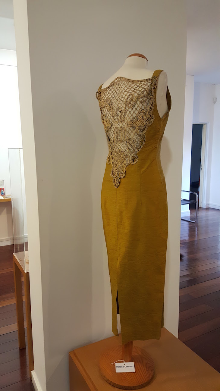 Vestidos modernos - Museu das Rendas de Bilros - Vila do Conde © Viaje Comigo