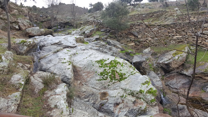 Gnaisses do Geopark Terras de Cavaleiros - Macedo de Cavaleiros © Viaje Comigo