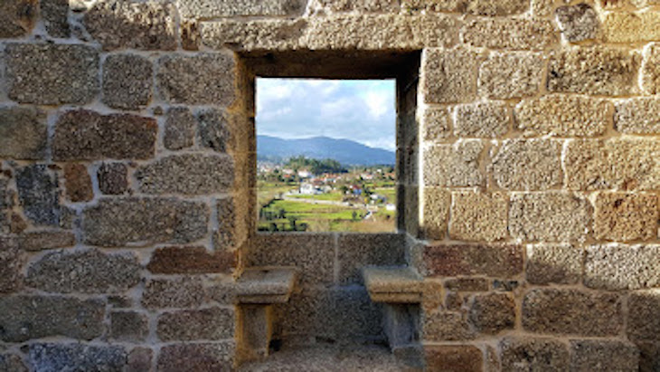 Janela conversadeira no Paço de Giela - Arcos de Valdevez © Viaje Comigo