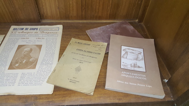Livros do Coronel Albino Pereira Lopo - Museu Municipal de Arqueologia de Macedo de Cavaleiros © Viaje Comigo