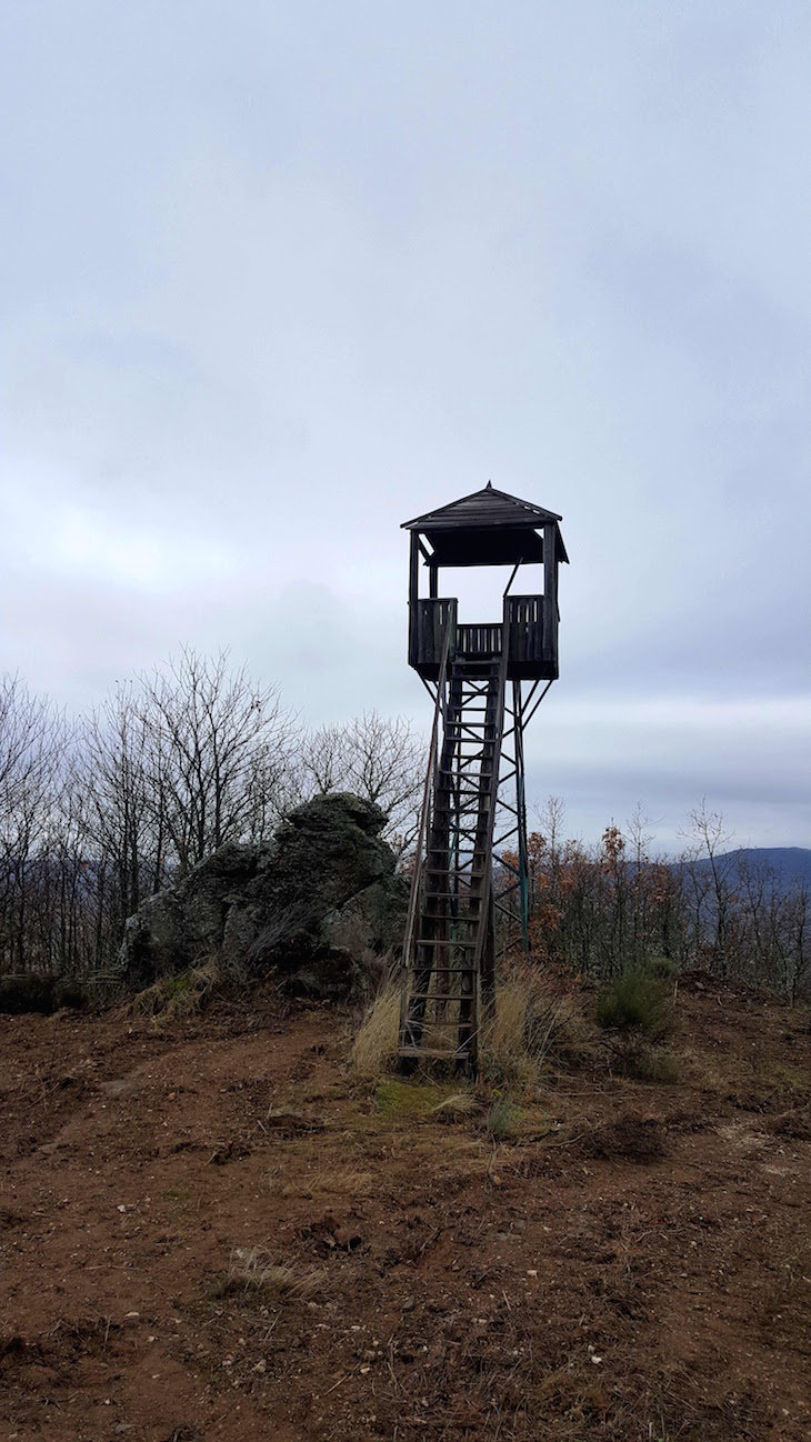 Posto de vigia - Passeio na Serra de Bornes - Macedo de Cavaleiros © Viaje Comigo