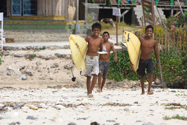 Surfer Girl On The Move ©marlenemarques