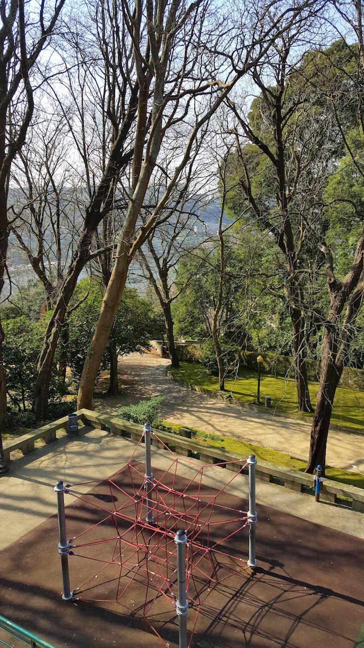 Parque infantil no Palácio de Cristal - Porto © Viaje Comigo