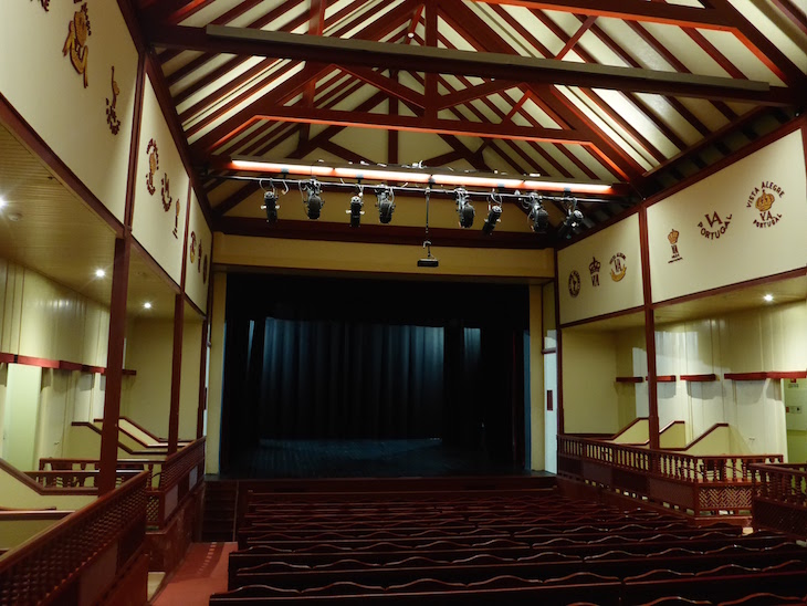 Sala do Teatro - Vista Alegre © Viaje Comigo