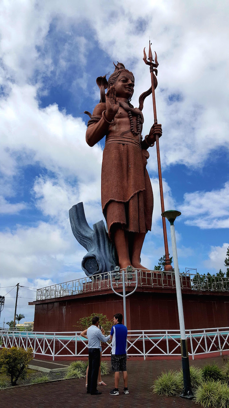 Estátua de Shiva - Ilhas Maurícias © Viaje Comigo