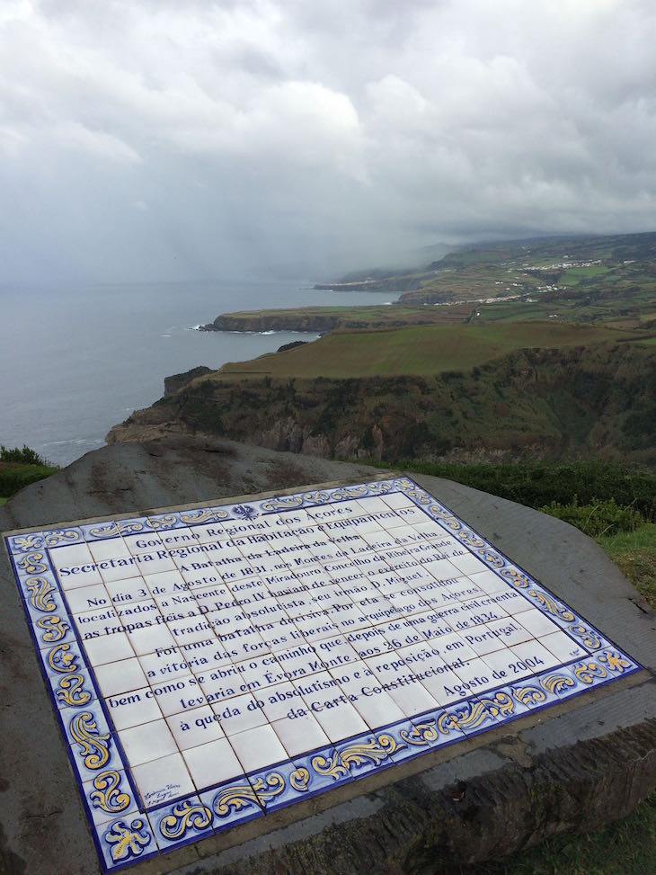 Vista do Miradouro da Santa Iria, S. Miguel, Açores © Viaje Comigo