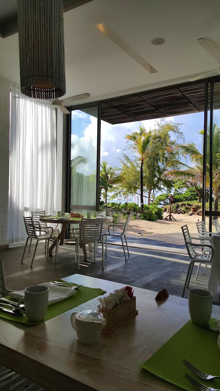 Sala do pequeno-almoço do Long Beach Golf & Spa Resort - Ilhas Maurícias © Viaje Comigo