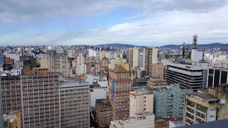 Vista do Edifício Santa Cruz - Porto Alegre, Rio Grande do Sul, Brasil © Viaje Comigo