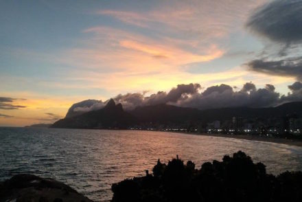 Pôr do sol no Arpoador, Rio de Janeiro, Brasil © Viaje Comigo