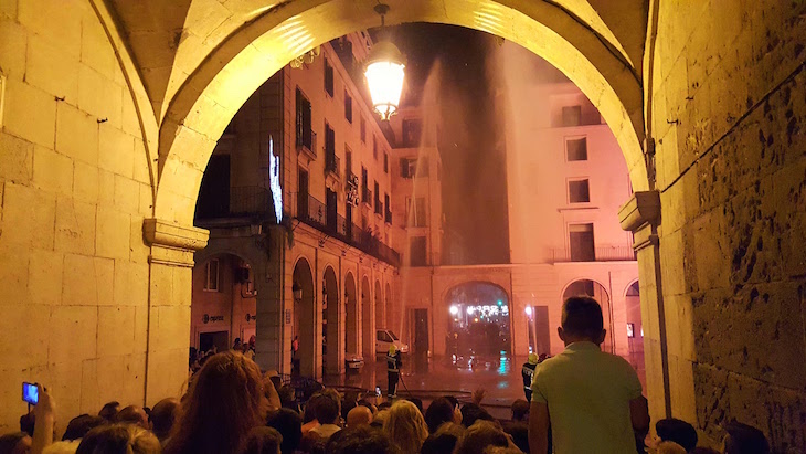 Hogueras de San Juan - Alicante - Espanha © Viaje Comigo