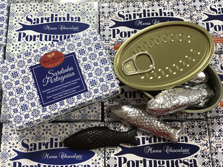 Lata de Sardinhas Maria Chocolate - Direitos Reservados