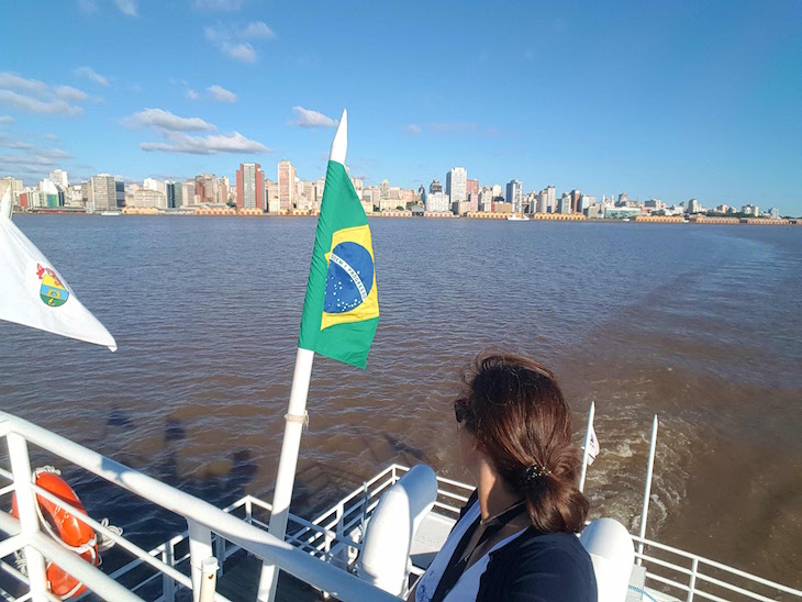 Barco Cisne Branco - Porto Alegre - Brasil © Viaje Comigo