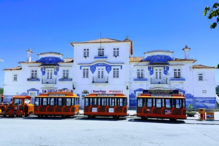 Azulejos da estação de comboios de Aveiro, Portugal © Viaje Comigo