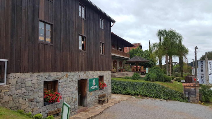 Junto da Casa da Tecelagem, Bento Gonçalves, Rio Grande do Sul, Brasil © Viaje Comigo