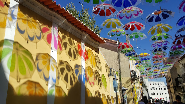 Umbrella Sky Project - Águeda - Portugal © Viaje Comigo