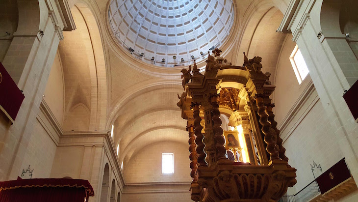 Catedral San Nicolás de Bari, Alicante, Espanha © Viaje Comigo