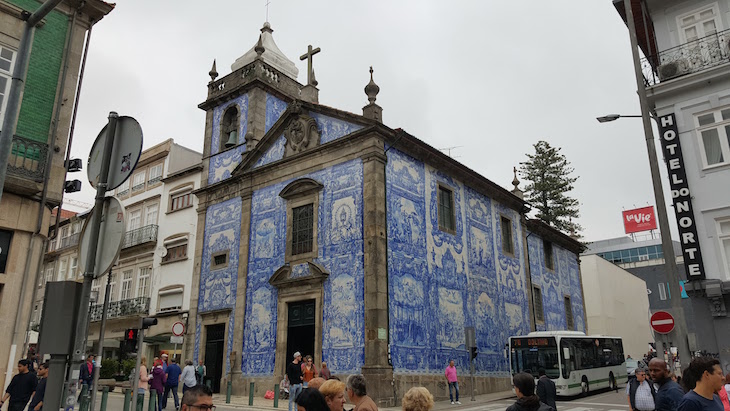 Capela das Almas, Porto, Portugal © Viaje Comigo