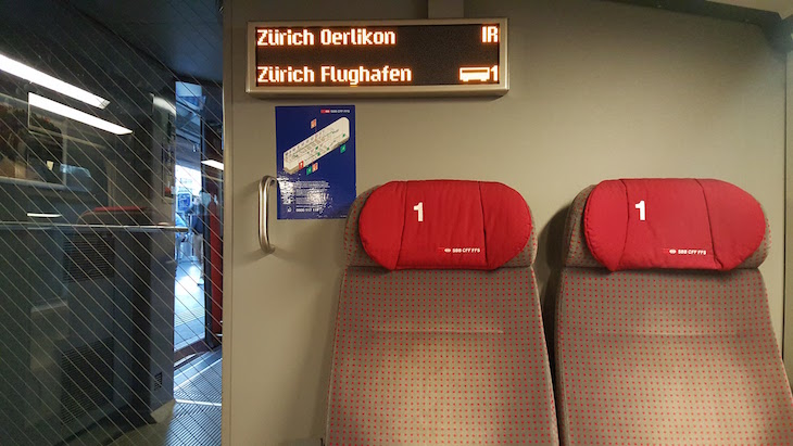 No comboio do aeroporto- Zurique - Suíça © Viaje Comigo
