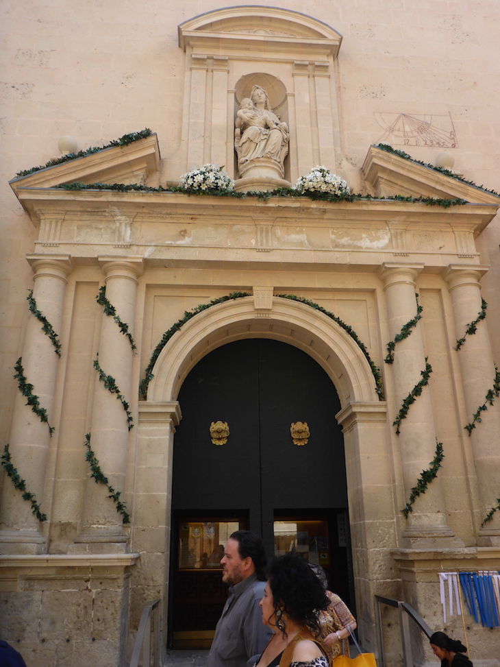 Catedral San Nicolás de Bari, Alicante, Espanha © Viaje Comigo