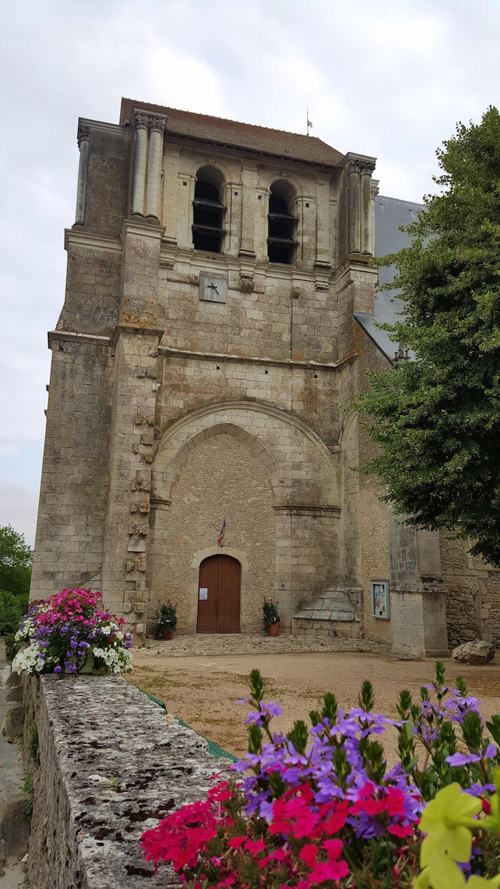 Igreja em Saint-Dyé-Sur-Loire - Vale do Loire - França © Viaje Comigo