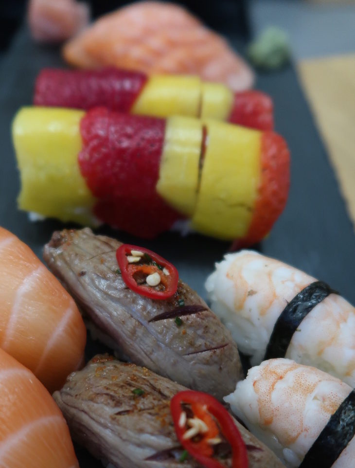 Sushi de bife e salmão - Sushi Store, Avenida da Boavista, Porto © Viaje Comigo