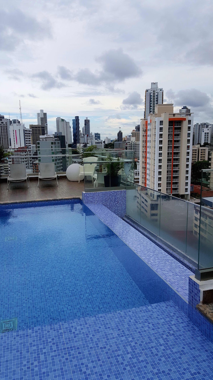 Piscina do Best Western Plus Panama Zen Hotel, Cidade do Panamá © Viaje Comigo