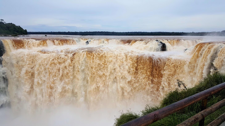 Na Garganta del Diablo - Cataratas del Iguazú, Argentina © Viaje Comigo