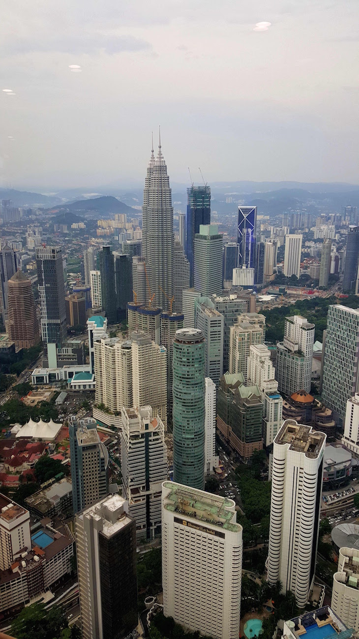 Petronas a partir da KL Tower - Kuala Lumpur - Malásia © Viaje Comigo