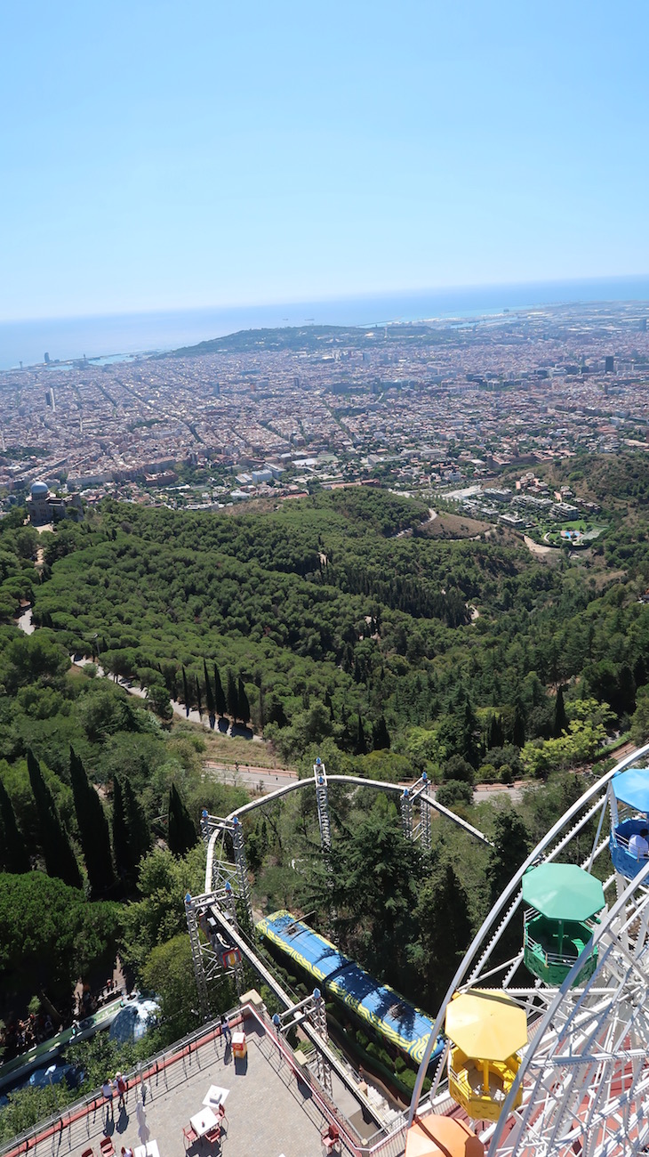 Vista sobre Barcelona a partir do Parque Tibidabo - Barcelona © Viaje Comigo