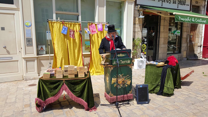 Artista de rua em Orleães, Vale do Loire, França © Viaje Comigo