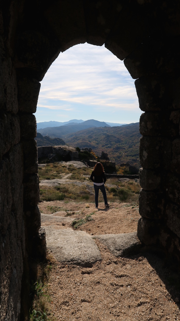 Castelo de Castro Laboreiro - Melgaço - Portugal © Viaje Comigo