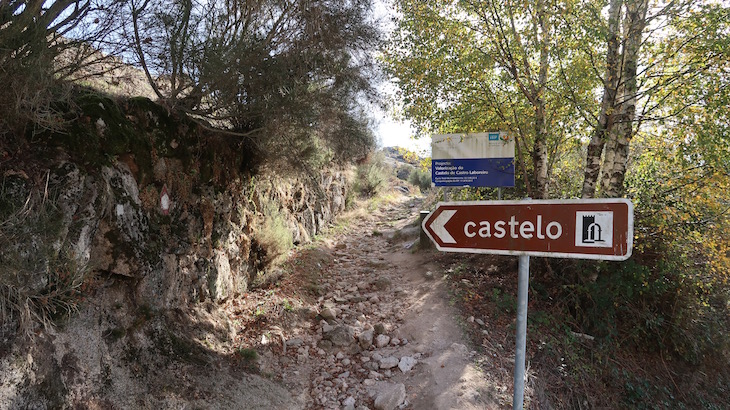 Castelo de Castro Laboreiro - Melgaço - Portugal © Viaje Comigo