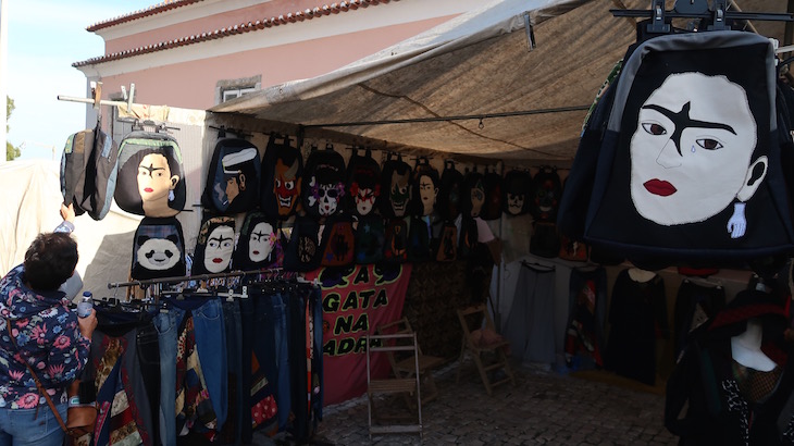 Feira da Ladra, Lisboa, Portugal © Viaje Comigo