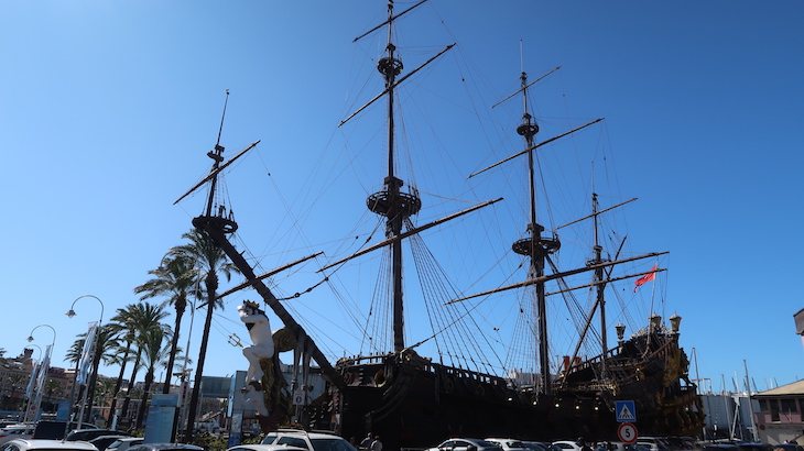 Navio pirata Neptuno no Porto de Génova, Itália © Viaje Comigo