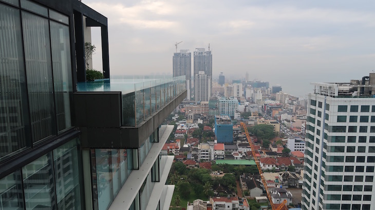 Vista do topo do Movenpick Hotel Colombo, Sri Lanka © Viaje Comigo