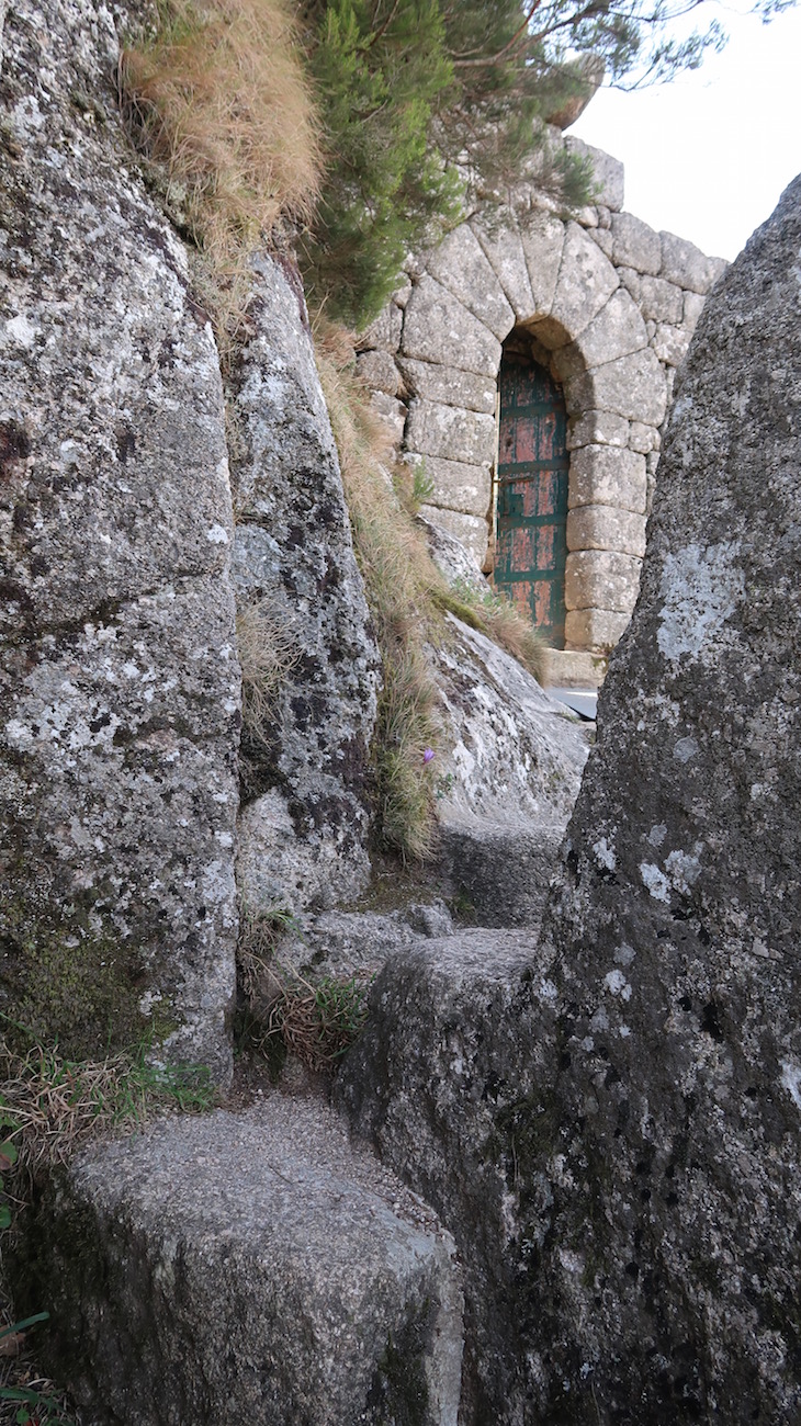 Castelo de Castro Laboreiro - Melgaço - Portugal © Viaje Comigo