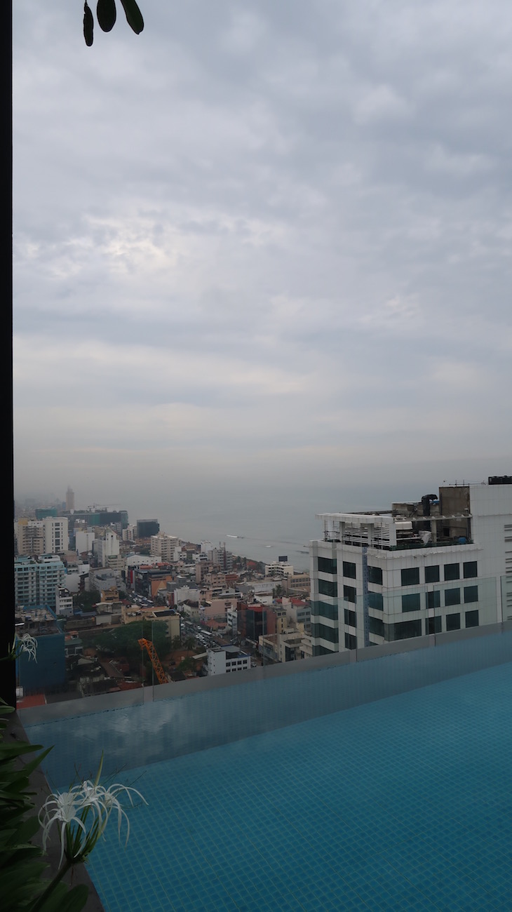Vista do topo do Movenpick Hotel Colombo, Sri Lanka © Viaje Comigo