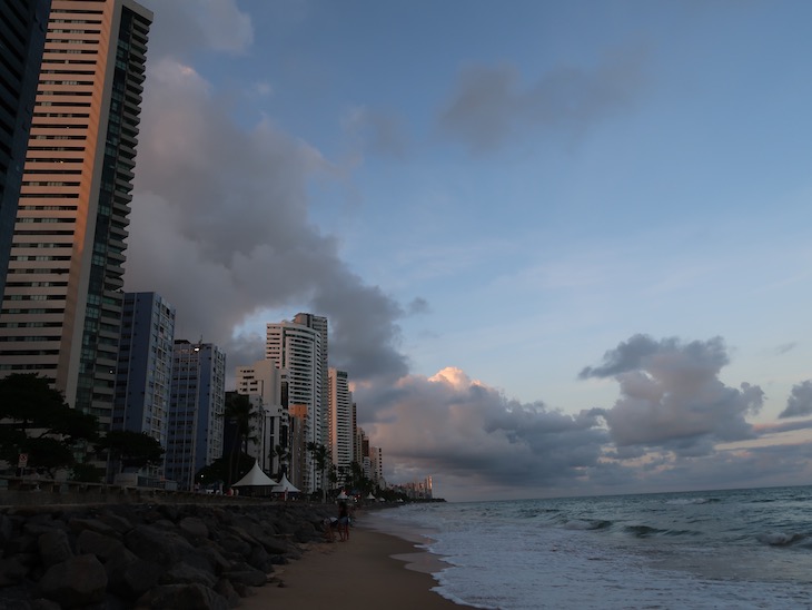 Pôr do sol na Praia de Boa Viagem - Recife - Brasil © Viaje Comigo
