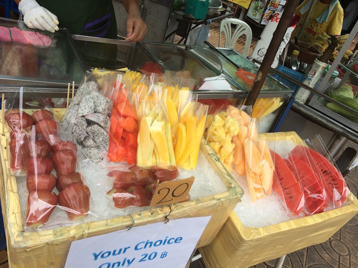 Frutas à venda - Banguecoque, Tailândia © Viaje Comigo