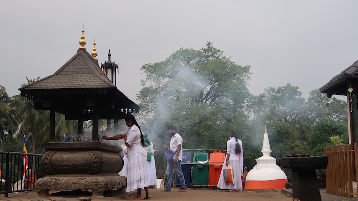 Templo da Relíquia do Dente Sagrado, Kandy, Sri Lanka © Viaje Comigo